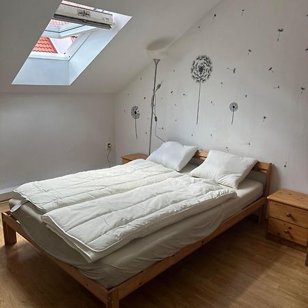 C Private Room In City Center In ברטיסלאבה מראה חיצוני תמונה